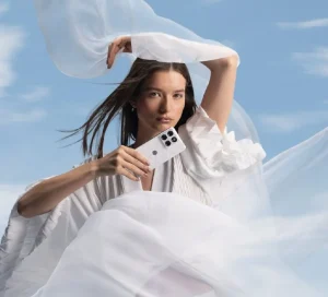 «Ανακαλύψτε το Motorola Edge 70: Η νέα έκδοση με κρύσταλλα Swarovski που θα σας αφήσει άναυδους!» «Ανακαλύψτε το Motorola Edge 70: Η νέα έκδοση με κρύσταλλα Swarovski που θα σας αφήσει άναυδους!»