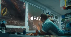 Το χιουμοριστικό βίντεο της Apple Pay προβάλλει το πλεονέκτημα της ταχύτητας του iPhone όταν τα πονταρίσματα είναι υψηλά
