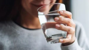 Ανακαλύψτε Πόσα Ποτήρια Νερό Πρέπει να Πίνετε στον Χειμώνα για Απίστευτη Υγεία! Ανακαλύψτε Πόσα Ποτήρια Νερό Πρέπει να Πίνετε στον Χειμώνα για Απίστευτη Υγεία!