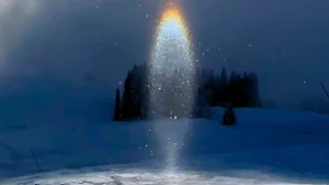 «Συναρπαστικό οπτικό φαινόμενο: Ο Ήλιος μεταμορφώνεται σε φλόγα και μας αφήνει άφωνους! Δείτε πώς!»