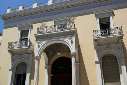 Έλλειμμα 3 εκατ. ευρώ στο ΕΚΚΟΜΕΔ το Νέο Έτος- Ανακαλείται η χρηματοδότηση σειρών και ταινιών - Τυπολογίες