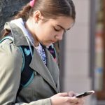 «Σοκ στη Γαλλία: Ετοιμάζονται να Κλείσουν τα Social Media για τα Παιδιά!»