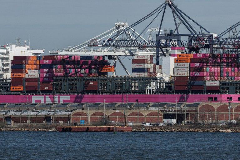 «Από τον Τραμπ στις Εξεγέρσεις της Gen Z: 10 Σοκαριστικά Γεγονότα που Επαναστάτησαν το 2025!»