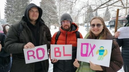 «Σοκαριστική Διαδήλωση στη Σιβηρία: Η Απαγόρευση του Roblox Συσπείρωσε Χιλιάδες!» «Σοκαριστική Διαδήλωση στη Σιβηρία: Η Απαγόρευση του Roblox Συσπείρωσε Χιλιάδες!»