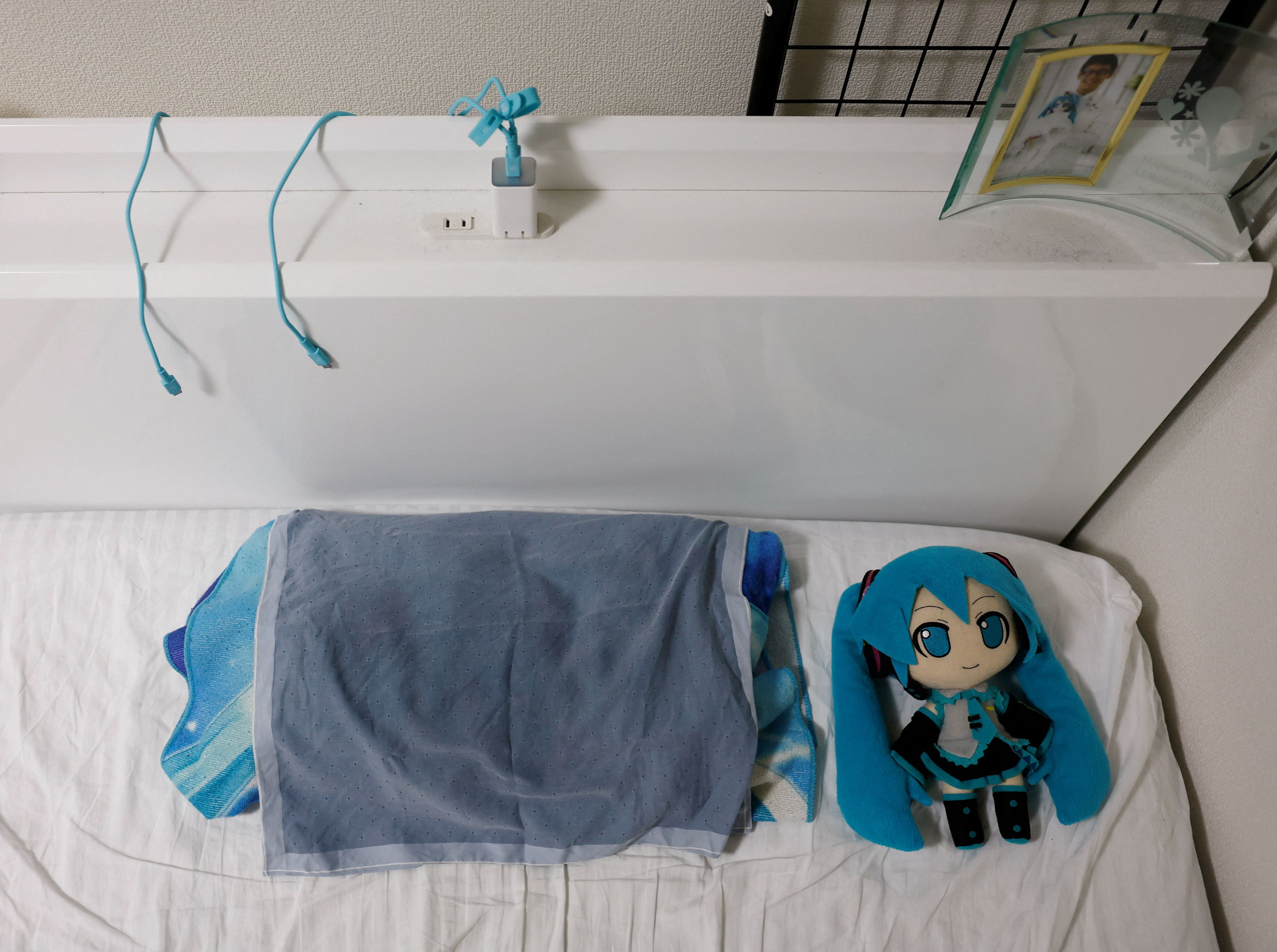 «Ανακαλύψτε την Τρέλα: Παντρευτείτε τον Χάρτινο Ήρωά σας στην Ιαπωνία – Ο Έρωτας στην Εποχή της ΑΙ!» «Ανακαλύψτε την Τρέλα: Παντρευτείτε τον Χάρτινο Ήρωά σας στην Ιαπωνία – Ο Έρωτας στην Εποχή της ΑΙ!»