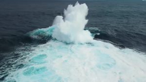 «Σπάνιο Φαινόμενο: Τεράστιο "Κύμα-Δαγκάνα" Σαρώει τη Δυτική Αυστραλία – Δείτε τις Συναρπαστικές Εικόνες!»