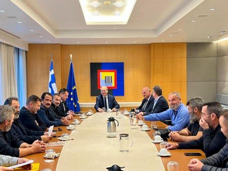 «Κρήτη: Οι Αγρότες Μάχονται για τα Δικαιώματά τους! Υποσχέσεις από Χατζηδάκη που Θ’ Αλλάξουν τα Πάντα!» «Κρήτη: Οι Αγρότες Μάχονται για τα Δικαιώματά τους! Υποσχέσεις από Χατζηδάκη που Θ’ Αλλάξουν τα Πάντα!»