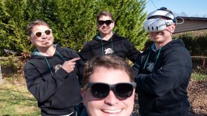 Το VR δεν έχει πεθάνει και το 2025 απέδειξε πόσο γελοίοι συνεχίζουν να είναι αυτοί οι ισχυρισμοί. Αυτό, και τα γυαλιά XR βρήκαν επιτέλους το mojo τους