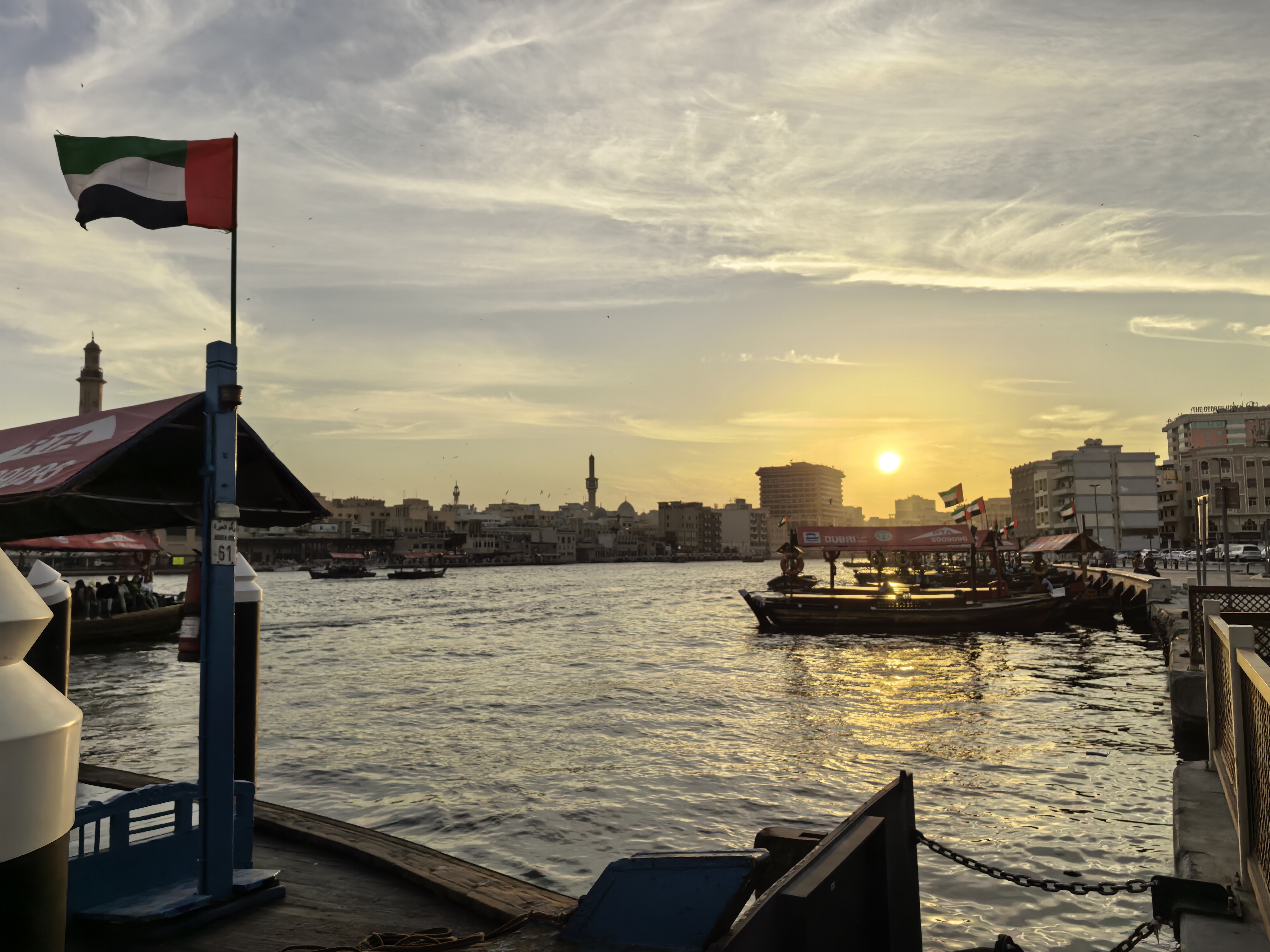 Χρησιμοποίησα το Mate X7 της Huawei για να τραβήξω φωτογραφίες από το ψηλότερο κτήριο στον κόσμο και είμαι πεπεισμένος ότι αυτό το πτυσσόμενο έχει τις καλύτερες κάμερες Δοκιμή κάμερας Huawei Mate X7 στο Ντουμπάι