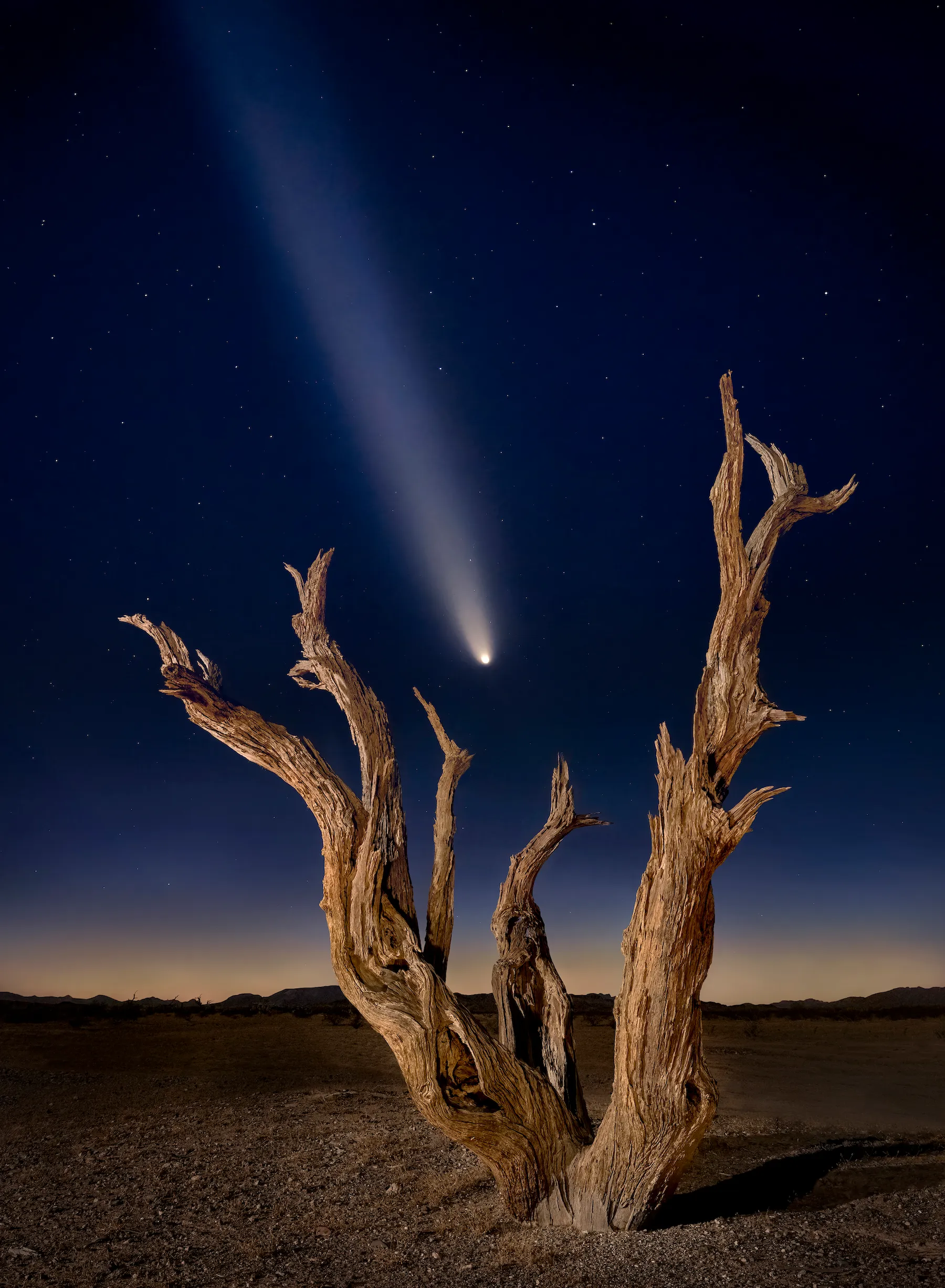 Κατασκευασμένο από 13 φωτεινά πλαίσια από το Starry Landscape Stacker 1.8.0. Αλγόριθμος: Min Horizon Noise