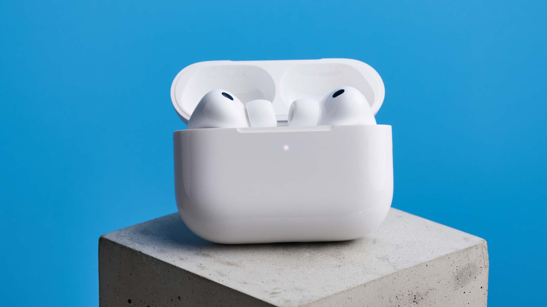 Ένα ζευγάρι Apple AirPods Pro 3