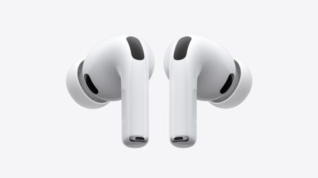 Τα AirPods Pro 3 της Apple με ανώτερο ANC, ακριβή εφαρμογή, παρακολούθηση καρδιακού ρυθμού και πολλά άλλα, είναι τώρα διαθέσιμα για 229,99 $ στο Amazon