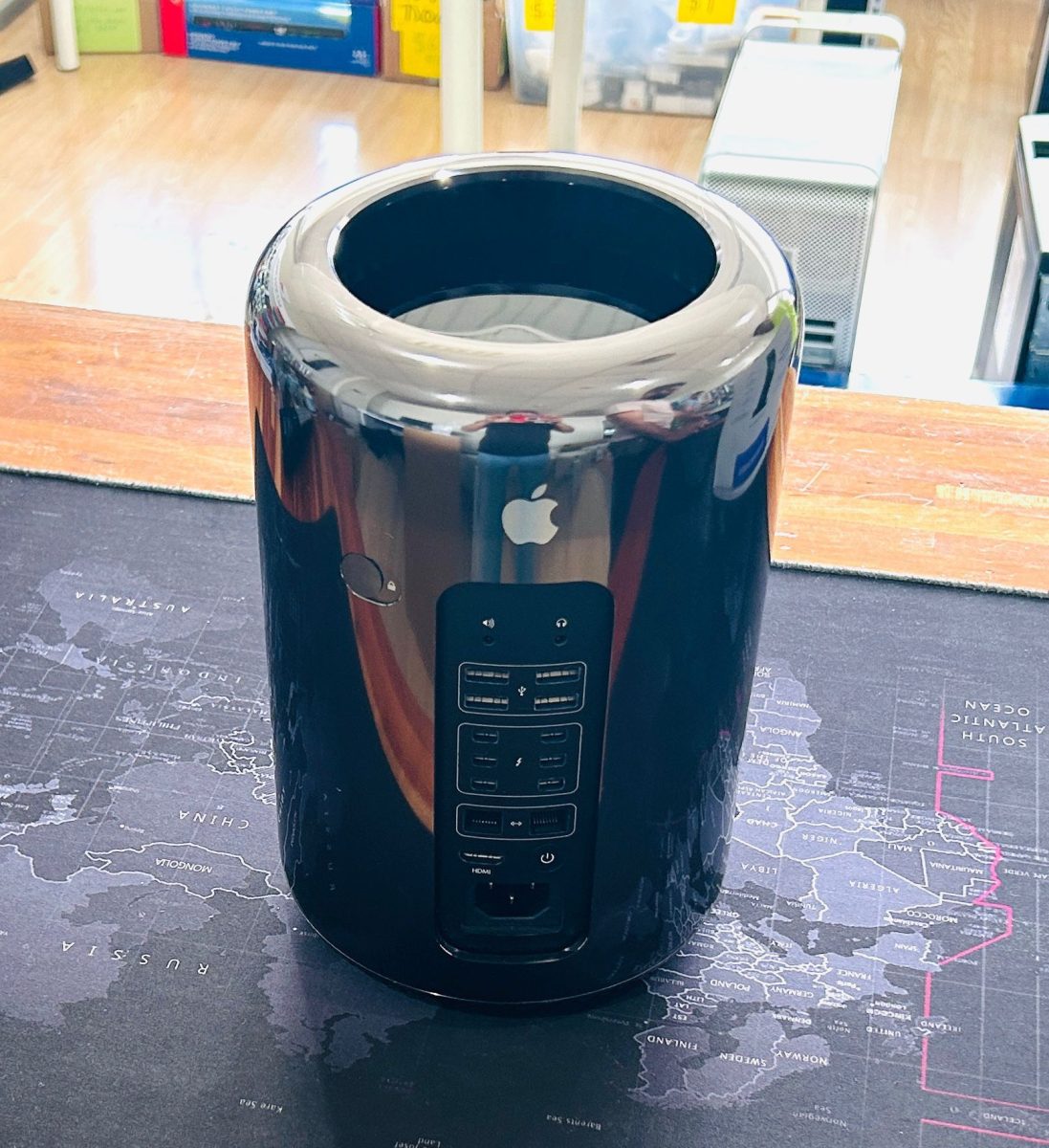 Η Apple χρειάζεται έναν άλλο "Trashcan" Mac Pro σήμερα, μείον τα ελαττώματα του σχεδιασμού που το χάλασαν