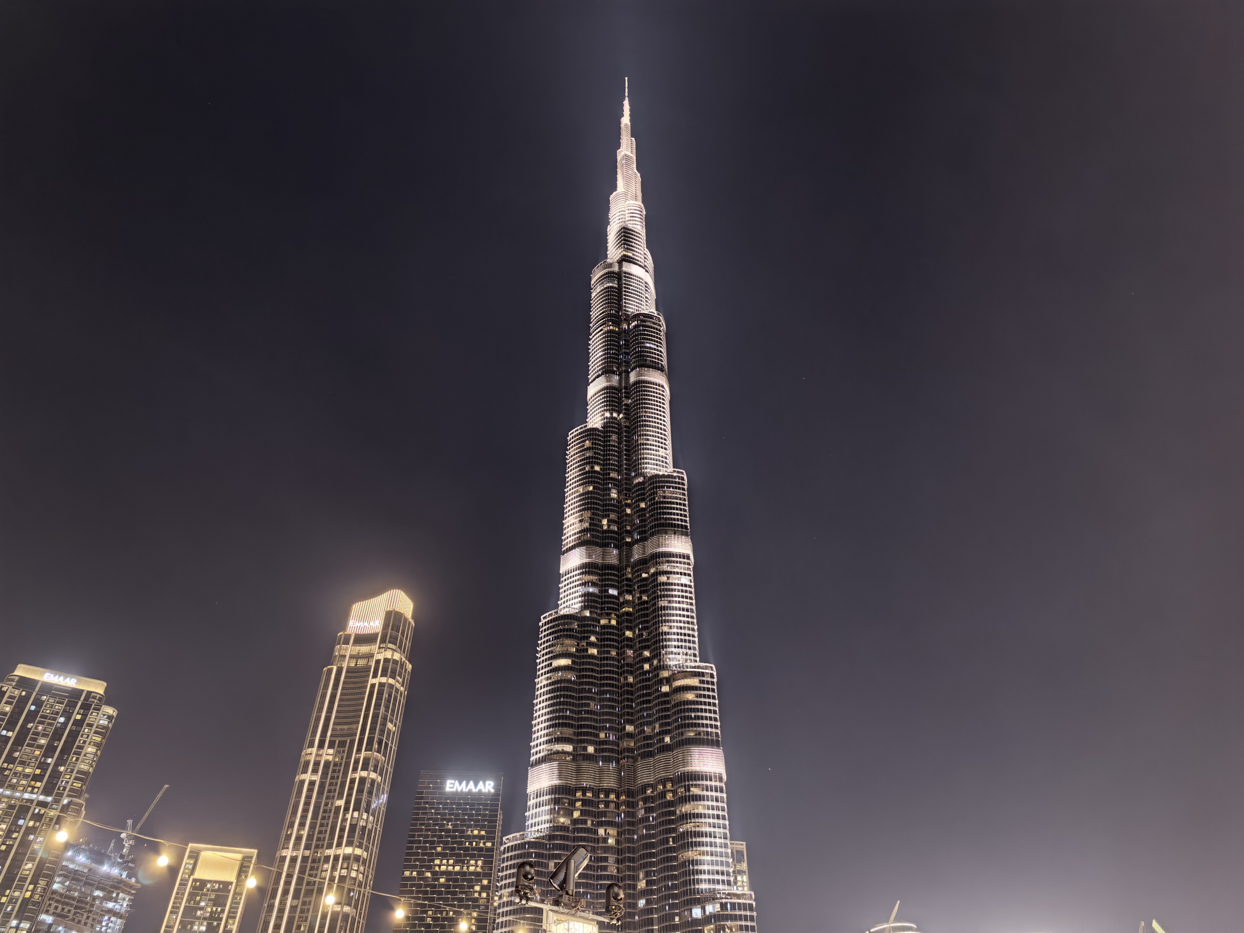 Χρησιμοποίησα το Mate X7 της Huawei για να τραβήξω φωτογραφίες από το ψηλότερο κτήριο στον κόσμο και είμαι πεπεισμένος ότι αυτό το πτυσσόμενο έχει τις καλύτερες κάμερες Δοκιμή κάμερας Huawei Mate X7 στο Ντουμπάι