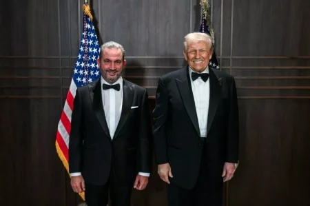 Το απίστευτο ταξίδι του Εξάρχου: Προσκεκλημένος του Ντόναλντ Τραμπ με τους κορυφαίους της επιχειρηματικής και πολιτικής σκηνής!