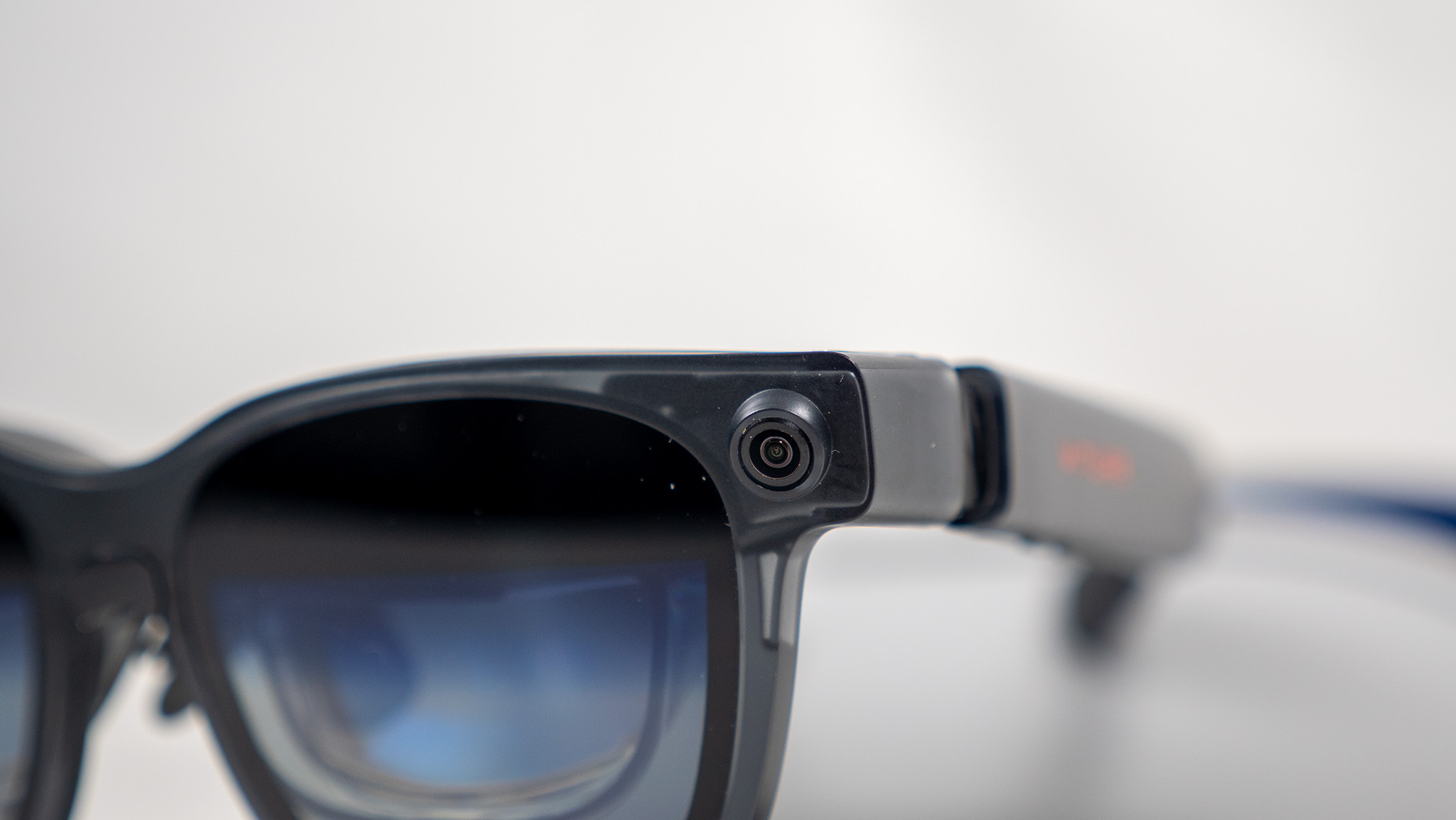 Τα γυαλιά Viture Luma Ultra είναι ομολογουμένως λίγο απογοητευτικά προς το παρόν, αλλά μια έκπληξη Cyberpunk συνεργασίας και η υπόσχεση για περισσότερο χωρικό περιεχόμενο σημαίνει ότι σύντομα θα είναι ένα πραγματικά φονικό ζευγάρι έξυπνων γυαλιών Οι πλαϊνές κάμερες του Viture Luma Ultra