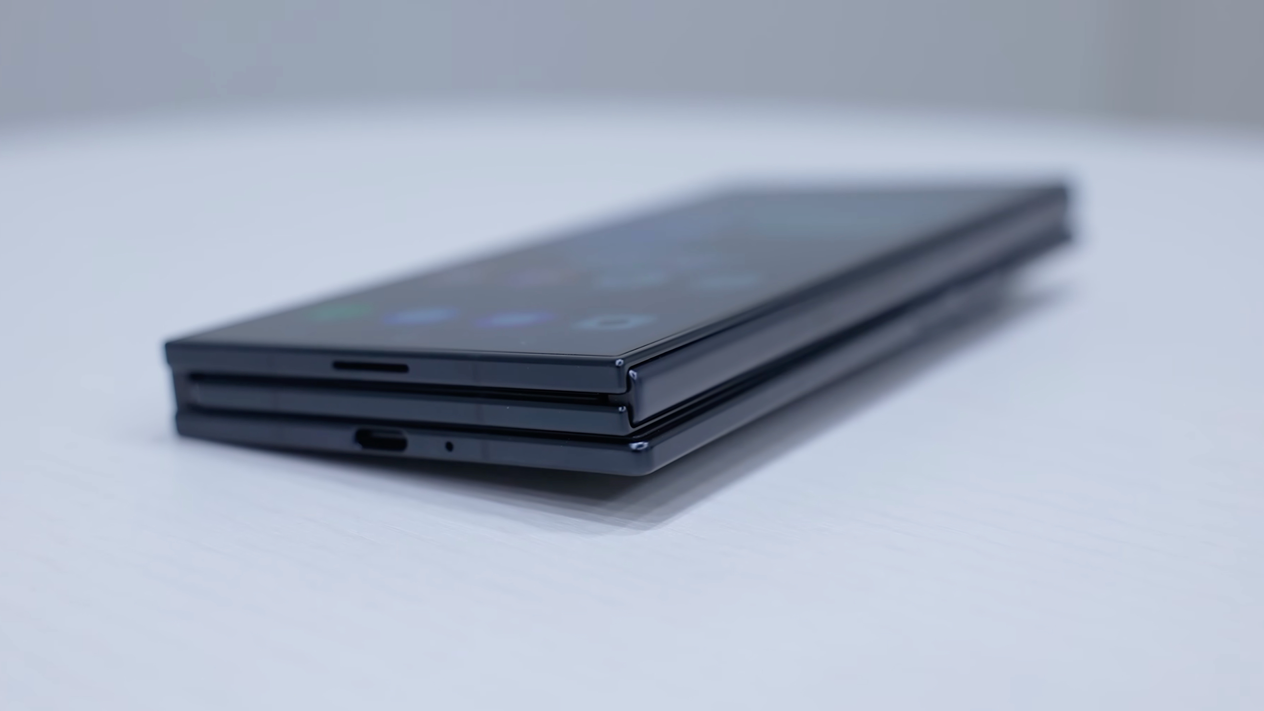 Samsung Galaxy Z TriFold εναντίον Galaxy Z Fold 7: Πτυσσόμενοι εχθροί Πραγματικές εικόνες του Samsung Galaxy Z TriFold