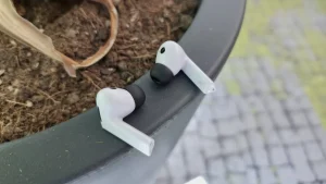 8 ημέρες μέχρι τα Χριστούγεννα: Αυτά τα ακουστικά Galaxy είναι το καλύτερο οικονομικό δώρο; 8 ημέρες μέχρι τα Χριστούγεννα: Αυτά τα ακουστικά Galaxy είναι το καλύτερο οικονομικό δώρο;