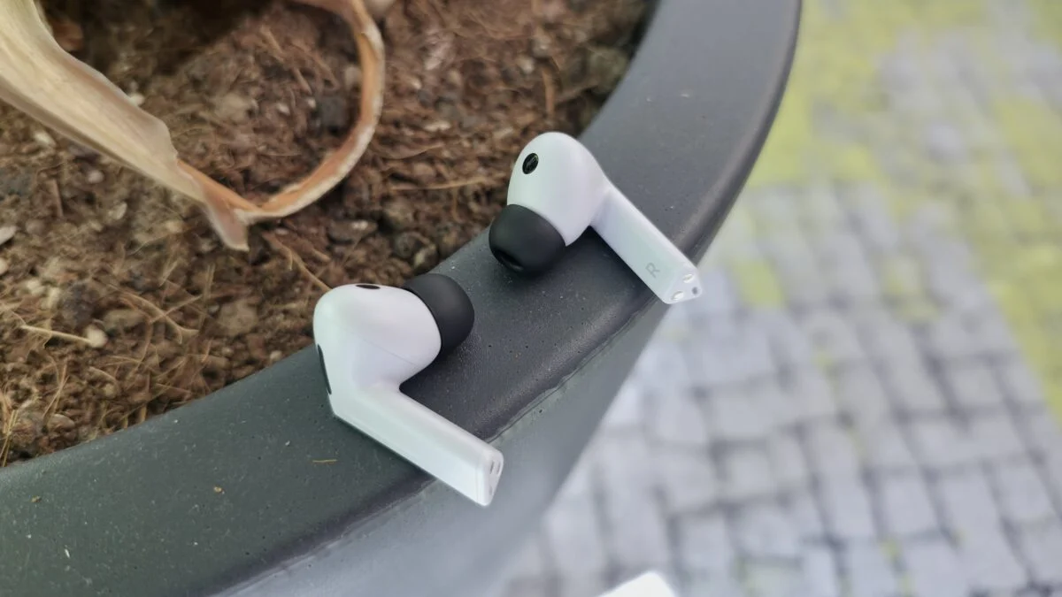 8 ημέρες μέχρι τα Χριστούγεννα: Αυτά τα ακουστικά Galaxy είναι το καλύτερο οικονομικό δώρο; 8 ημέρες μέχρι τα Χριστούγεννα: Αυτά τα ακουστικά Galaxy είναι το καλύτερο οικονομικό δώρο;