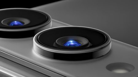 Η Samsung φημολογείται ότι θα επαναφέρει την τεχνολογία μεταβλητού διαφράγματος για να ανταγωνιστεί τη σειρά iPhone 18 της Apple Η Samsung φημολογείται ότι θα επαναφέρει την τεχνολογία μεταβλητού διαφράγματος για να ανταγωνιστεί τη σειρά iPhone 18 της Apple