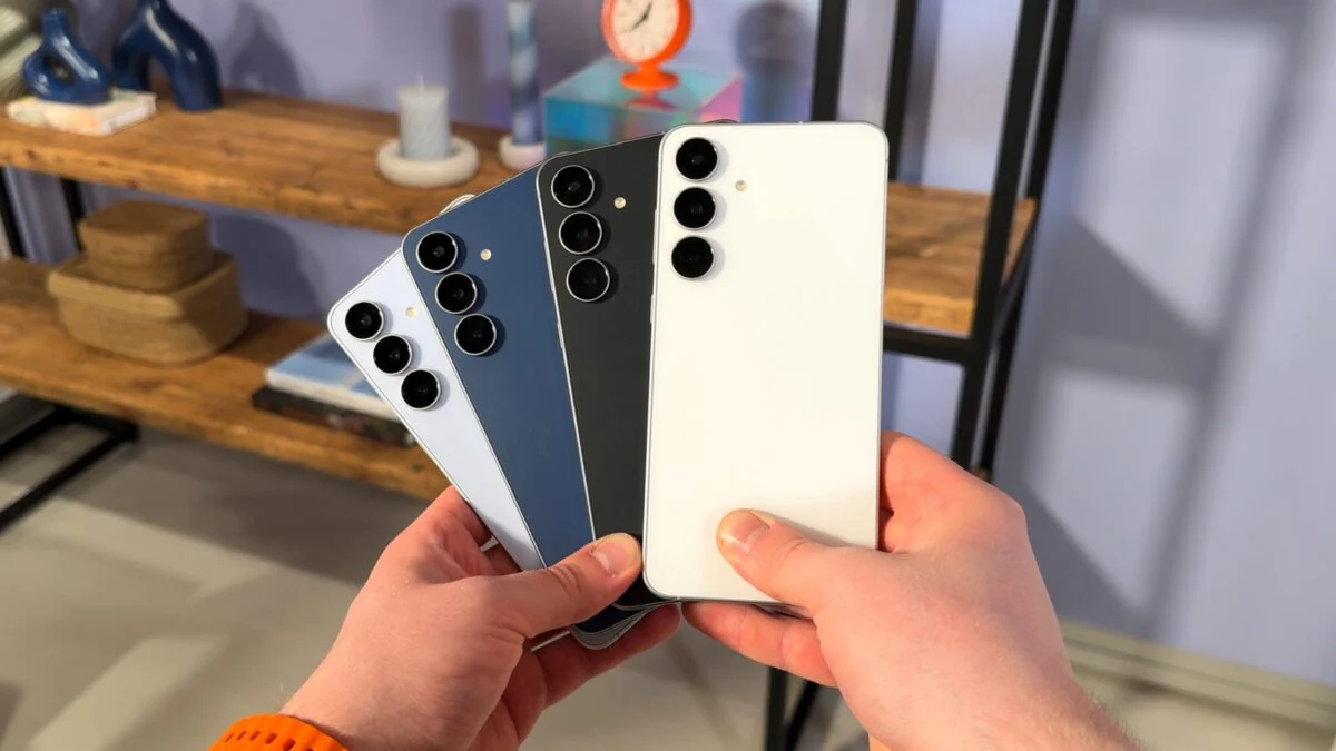 Η επίσημη σειρά Galaxy S26 παρουσιάζει διαρροή στο υλικολογισμικό One UI 8.5 Η επίσημη σειρά Galaxy S26 παρουσιάζει διαρροή στο υλικολογισμικό One UI 8.5