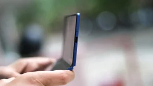 Γιατί εξακολουθώ να προτιμώ τα τηλέφωνα μπαρ της Samsung από τα πτυσσόμενα Γιατί εξακολουθώ να προτιμώ τα τηλέφωνα μπαρ της Samsung από τα πτυσσόμενα