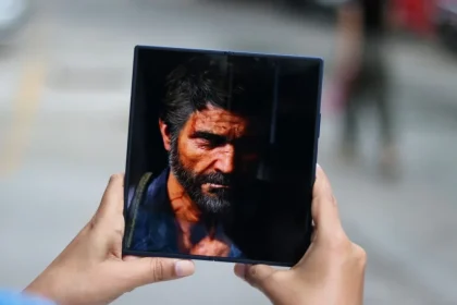 Φήμες υπονοούν την επιθετική στρατηγική της Apple για το iPhone Fold για την αντιμετώπιση της Samsung