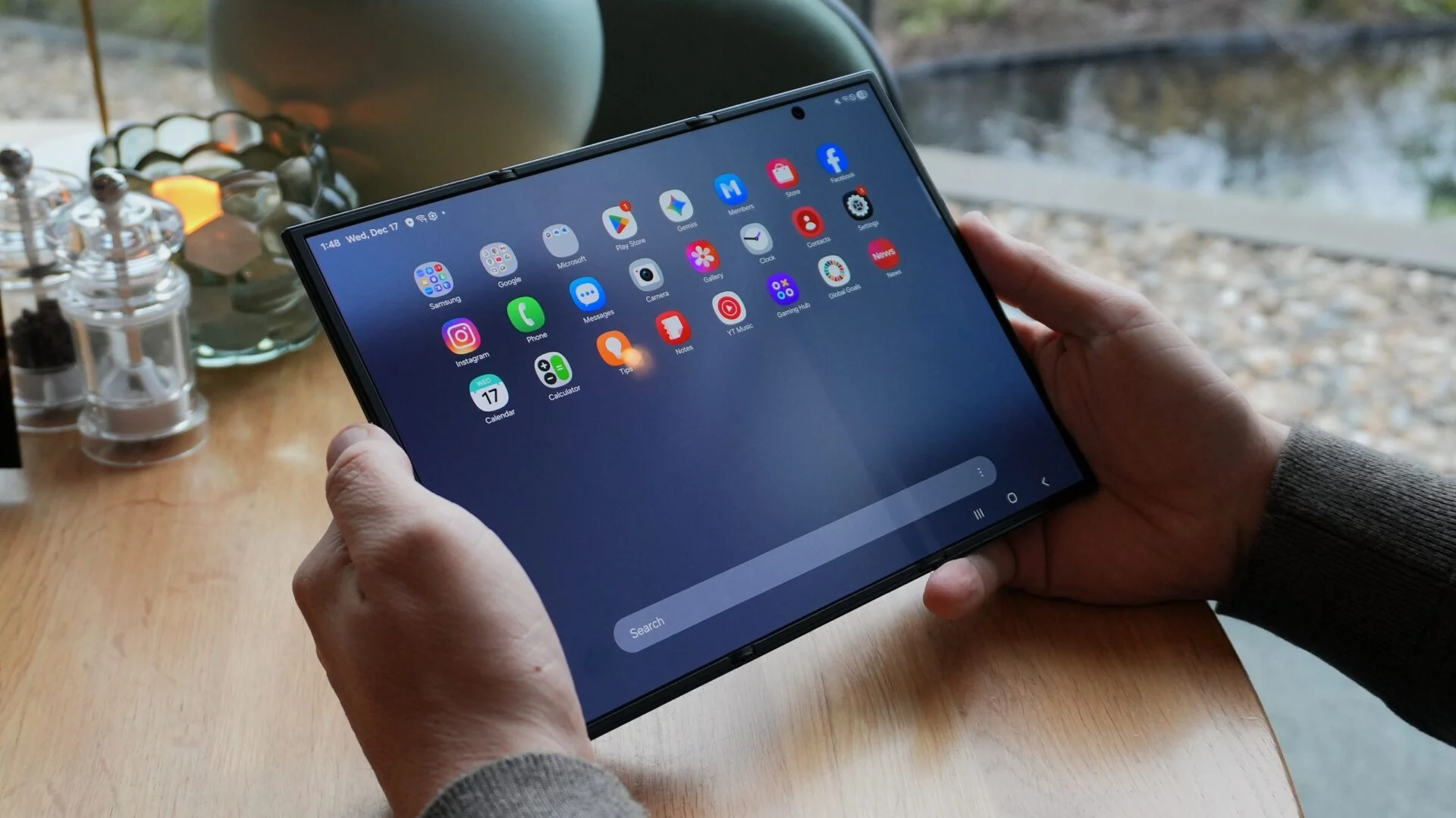 Samsung Galaxy Z TriFold hands-on συρτάρι εφαρμογών galaxy z trifold one ui