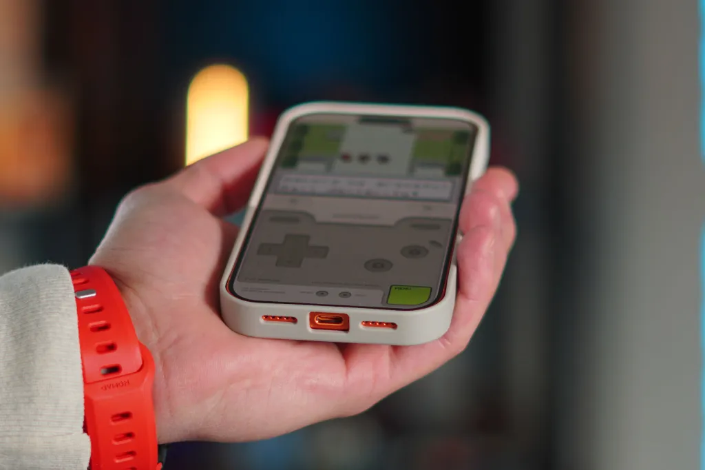 Αυτή η θήκη iPhone μετατρέπει το τηλέφωνό σας σε μια ρετρό κονσόλα με κουμπιά Αυτή η θήκη iPhone μετατρέπει το τηλέφωνό σας σε μια ρετρό κονσόλα με κουμπιά