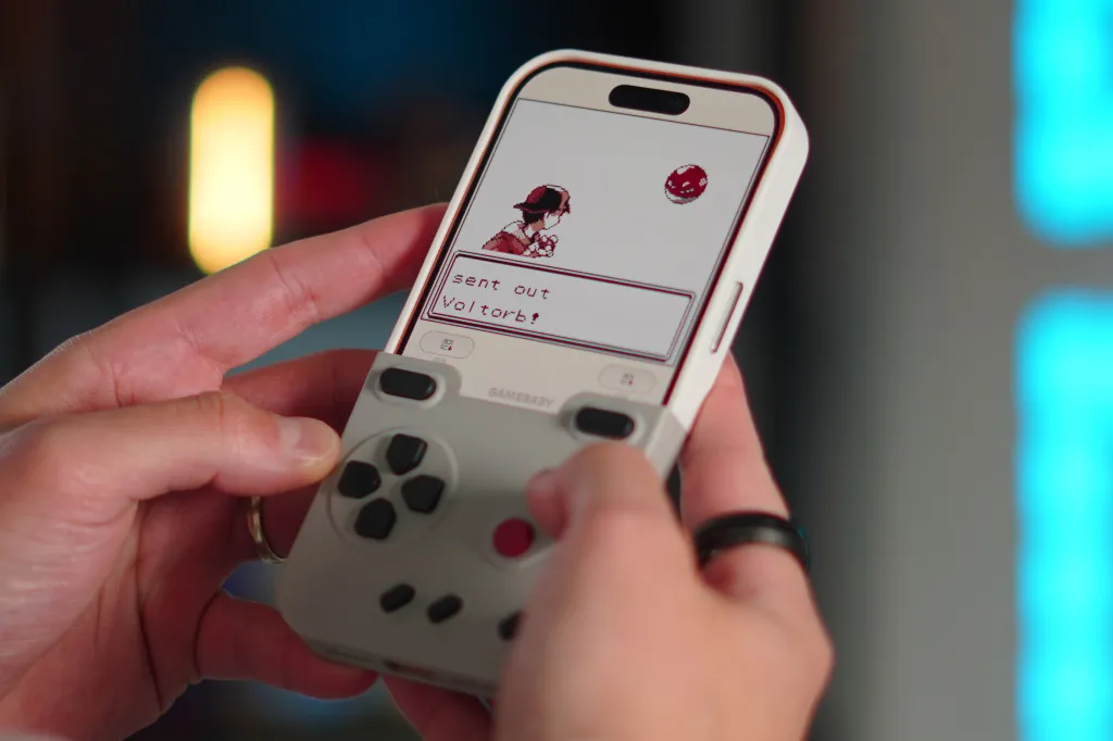 Αυτή η θήκη iPhone μετατρέπει το τηλέφωνό σας σε μια ρετρό κονσόλα με κουμπιά Αυτή η θήκη iPhone μετατρέπει το τηλέφωνό σας σε μια ρετρό κονσόλα με κουμπιά