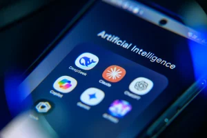 Τρεις στους 10 έφηβους στις ΗΠΑ χρησιμοποιούν καθημερινά chatbots AI, αλλά οι ανησυχίες για την ασφάλεια αυξάνονται