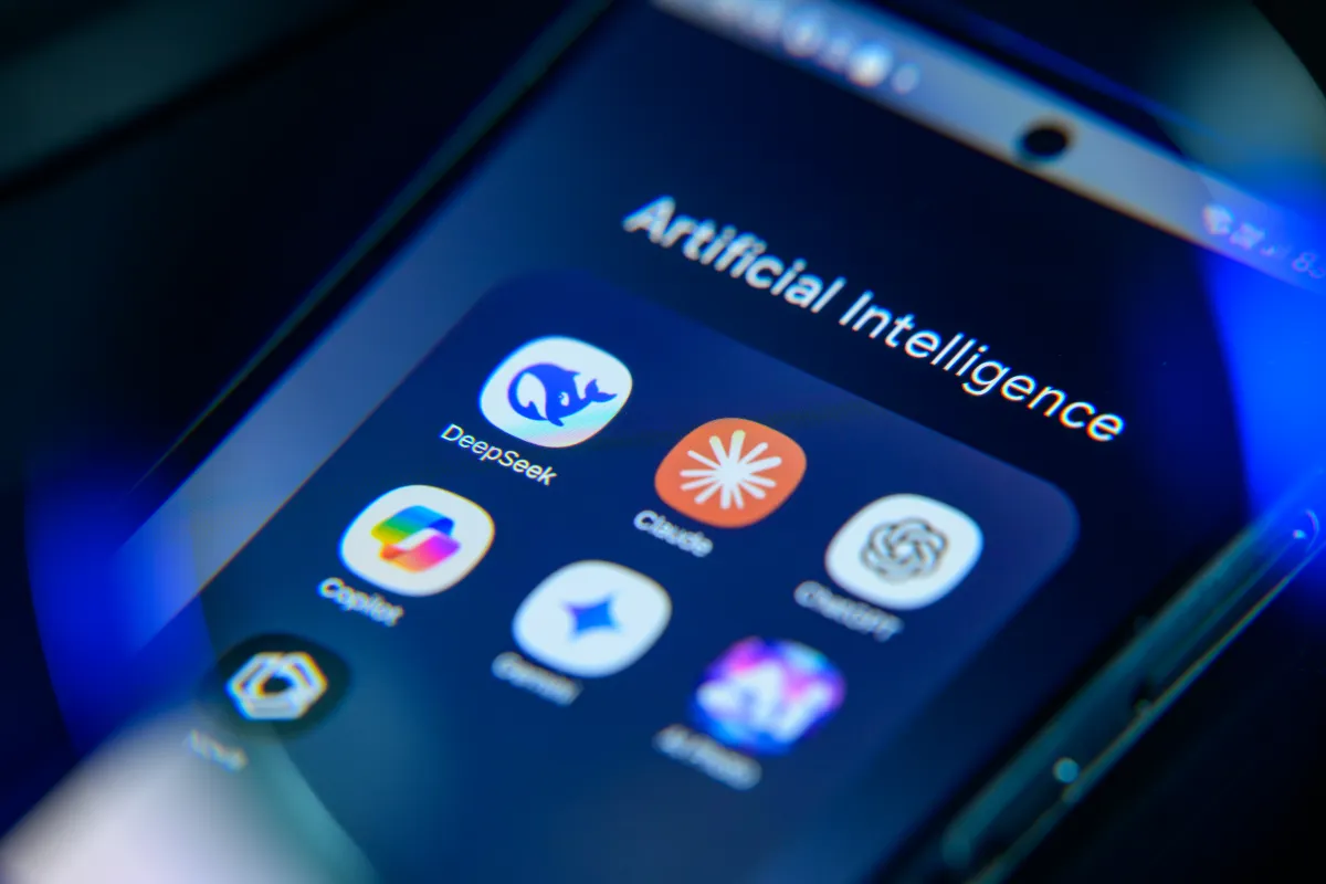 Τρεις στους 10 έφηβους στις ΗΠΑ χρησιμοποιούν καθημερινά chatbots AI, αλλά οι ανησυχίες για την ασφάλεια αυξάνονται Τρεις στους 10 έφηβους στις ΗΠΑ χρησιμοποιούν καθημερινά chatbots AI, αλλά οι ανησυχίες για την ασφάλεια αυξάνονται