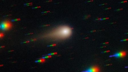 «Τελευταία Ευκαιρία: Ο μυστηριώδης διαστρικός κομήτης 3I/ATLAS απομακρύνεται οριστικά από τη Γη!»