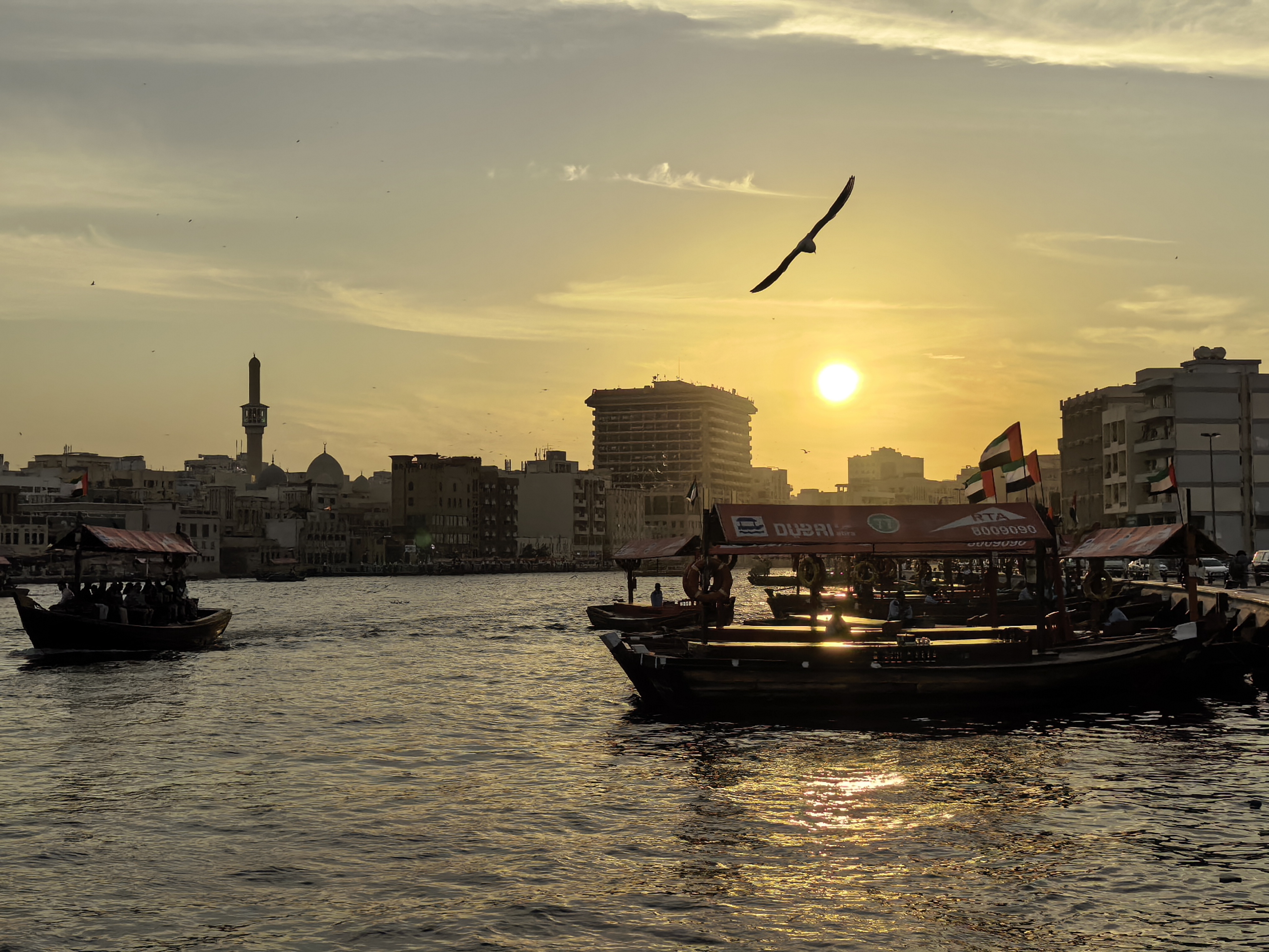 Χρησιμοποίησα το Mate X7 της Huawei για να τραβήξω φωτογραφίες από το ψηλότερο κτήριο στον κόσμο και είμαι πεπεισμένος ότι αυτό το πτυσσόμενο έχει τις καλύτερες κάμερες Δοκιμή κάμερας Huawei Mate X7 στο Ντουμπάι