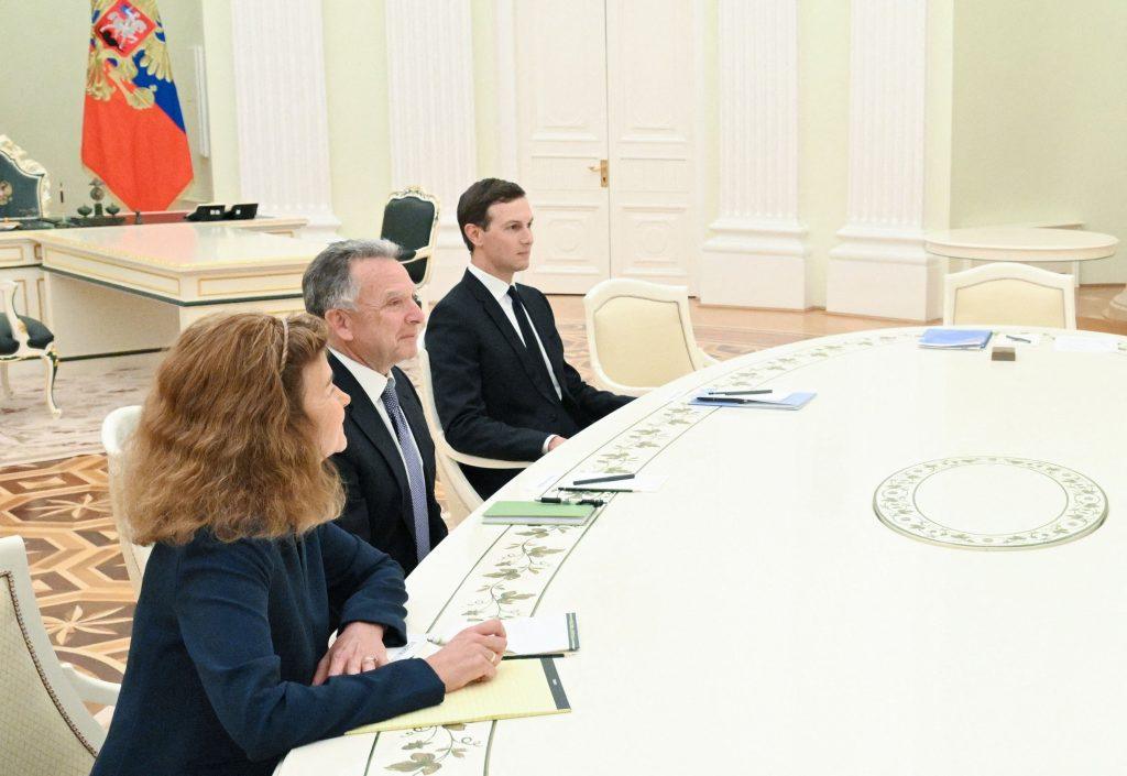 Συναρπαστικές Αποκαλύψεις: Λάρι Φινκ και Τζάρεντ Κούσνερ Παίζουν Καταλυτικό Ρόλο στην Ανοικοδόμηση της Ουκρανίας! Συναρπαστικές Αποκαλύψεις: Λάρι Φινκ και Τζάρεντ Κούσνερ Παίζουν Καταλυτικό Ρόλο στην Ανοικοδόμηση της Ουκρανίας!