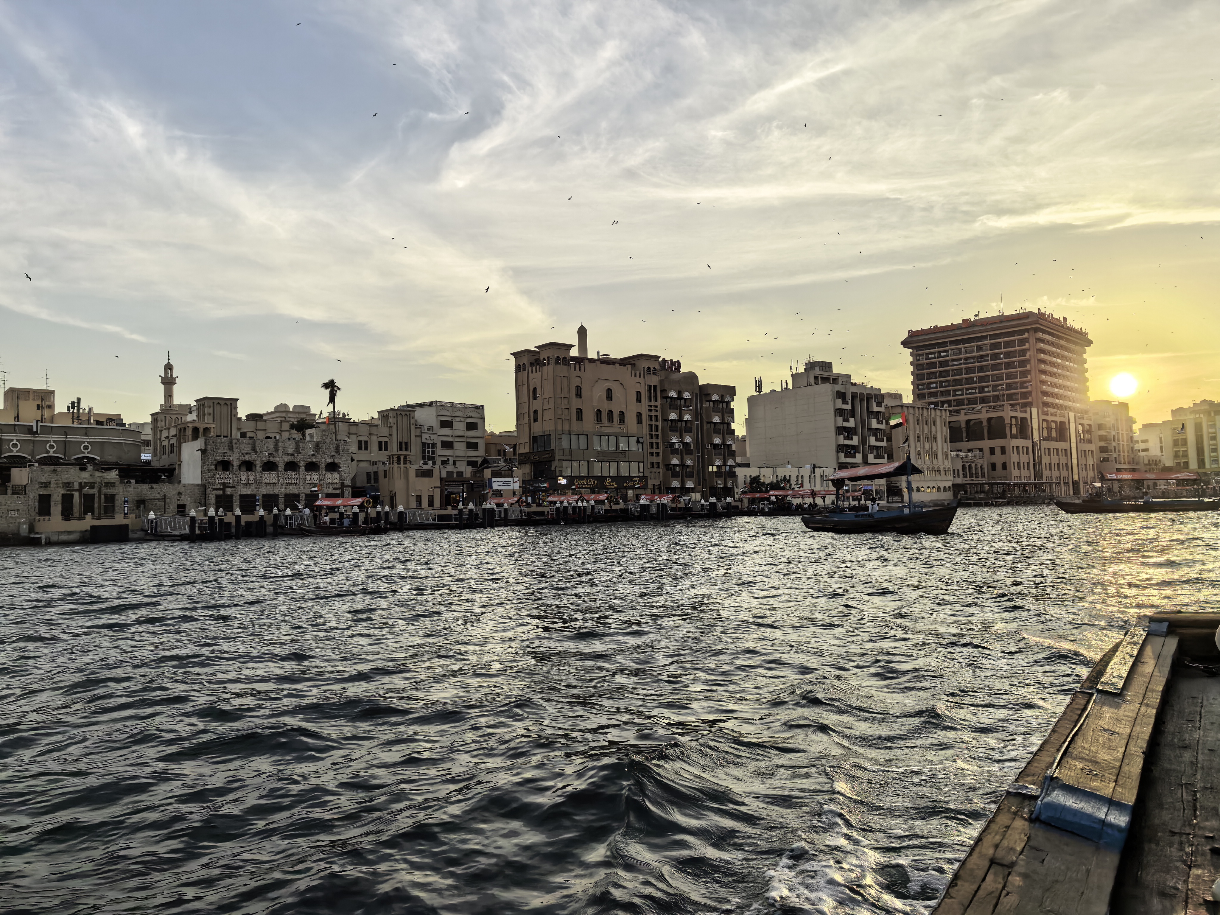 Χρησιμοποίησα το Mate X7 της Huawei για να τραβήξω φωτογραφίες από το ψηλότερο κτήριο στον κόσμο και είμαι πεπεισμένος ότι αυτό το πτυσσόμενο έχει τις καλύτερες κάμερες Δοκιμή κάμερας Huawei Mate X7 στο Ντουμπάι