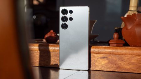 Η τυχαία αποκάλυψη της Samsung: Μια πιο προσεκτική ματιά στη σχεδίαση της σειράς Galaxy S26 στο One UI 8.5