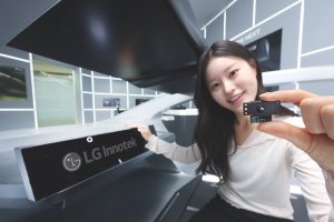 Η επόμενης γενιάς κάμερα κάτω από την οθόνη της LG Innotek δεν είναι κατασκευασμένη για smartphone, αλλά έχει ιδιότητες που ταιριάζουν καλύτερα για το iPhone 20 της Apple με λιγότερη στεφάνη Η επόμενης γενιάς κάμερα κάτω από την οθόνη της LG Innotek δεν είναι κατασκευασμένη για smartphone, αλλά έχει ιδιότητες που ταιριάζουν καλύτερα για το iPhone 20 της Apple με λιγότερη στεφάνη