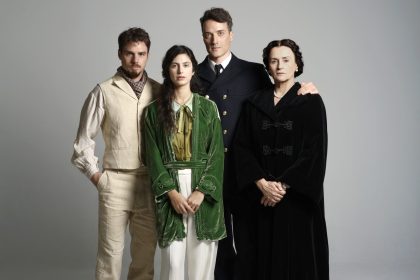 Νέα Χρονιά με τα πρώτα δύο επεισόδια της σειράς της ΕΡΤ «Η μεγάλη χίμαιρα» την Πέμπτη 1η Ιανουαρίου 2026, στις 00:01, στο ERTFLIX - Τυπολογίες