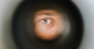 Η Ινδία εξετάζει νέο μέτρο επιτήρησης για iPhone