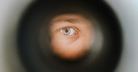 Η Ινδία εξετάζει νέο μέτρο επιτήρησης για iPhone