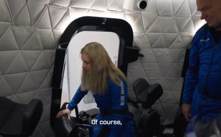 «Απίστευτο! Γερμανίδα μηχανικός αεροδιαστημικής σπάζει όλες τις προτιμήσεις: Ο πρώτος άνθρωπος σε αναπηρικό αμαξίδιο που ταξίδεψε στο διάστημα! [videos]»