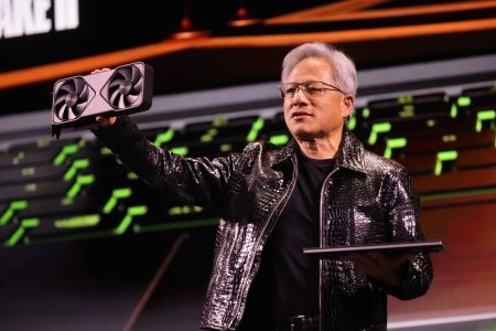 Η Nvidia παίρνει το πράσινο φως για να πουλήσει τσιπ H200 στην Κίνα με περικοπή 25% στις ΗΠΑ