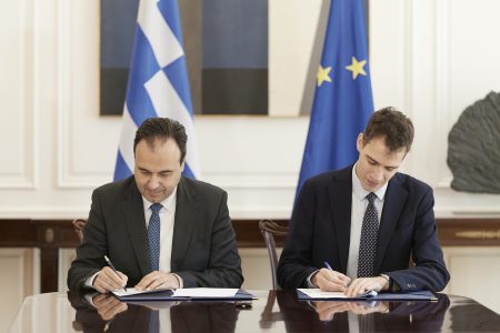 «Αθήνα: Η Ευρώπη Απαντά στο ChatGPT – Ανακαλύψτε το Σχέδιο Ελλάδας-Mistral που Θα σας Αφήσει Άφωνους!»