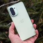 OnePlus 15R vs. Samsung Galaxy S25 FE: Two premium midrange phones, very different priorities