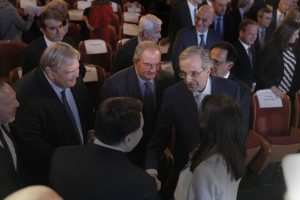 Διαβάστε στο «ΠΑΡΟΝ»: Σπρώχνουν για κυβέρνηση εθνικής ενότητας – Τυπολογίες Διαβάστε στο «ΠΑΡΟΝ»: Σπρώχνουν για κυβέρνηση εθνικής ενότητας - Τυπολογίες