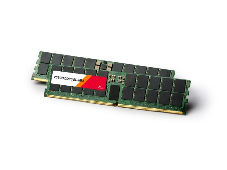 Τα 256 GB DDR5 RDIMM της Sk hynix είναι η πρώτη μνήμη 32 Gb της βιομηχανίας πιστοποιημένη για επεξεργαστές διακομιστή Intel Xeon 6 Μια μονάδα μνήμης SK Hynix με την ένδειξη «256 GB DDR5 RDIMM» τοποθετημένη σε άλλη παρόμοια μονάδα.