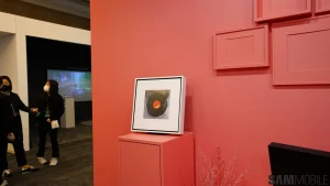 3 μέρες μέχρι τα Χριστούγεννα: Η Samsung έφτιαξε μια κορνίζα που δεν μπορεί να είναι βαρετή