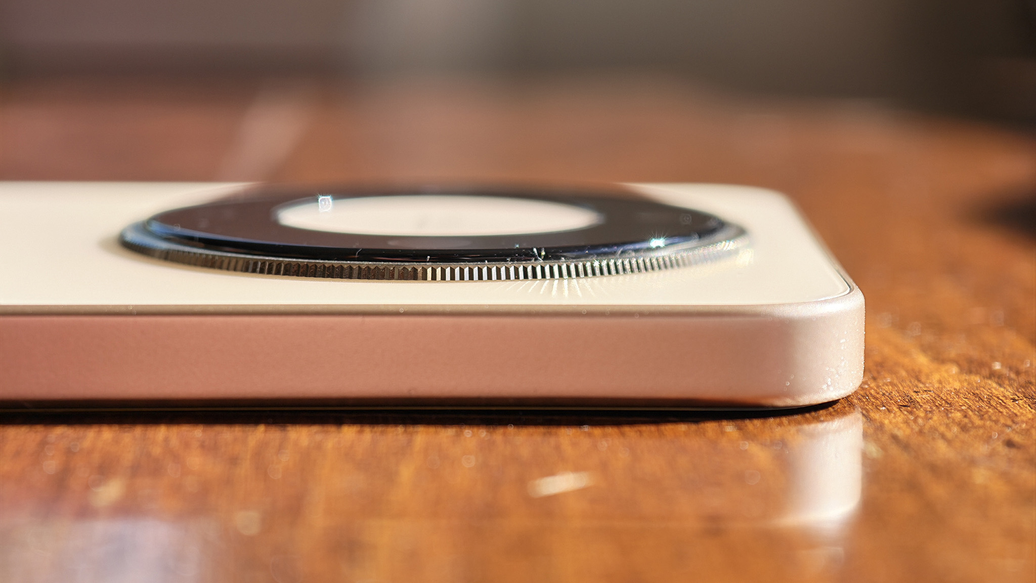 The sides of the Honor Magic 8 Lite, including buttons and ports