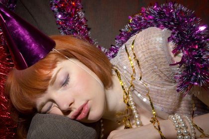 «Αποκλείστε τις δίαιτες και την άθληση: Ένα μυστικό για την Πρωτοχρονιά που οι ειδικοί στον ύπνο αποκαλύπτουν!»